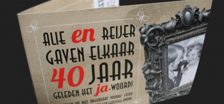 Uitnodiging met opvallende typografie